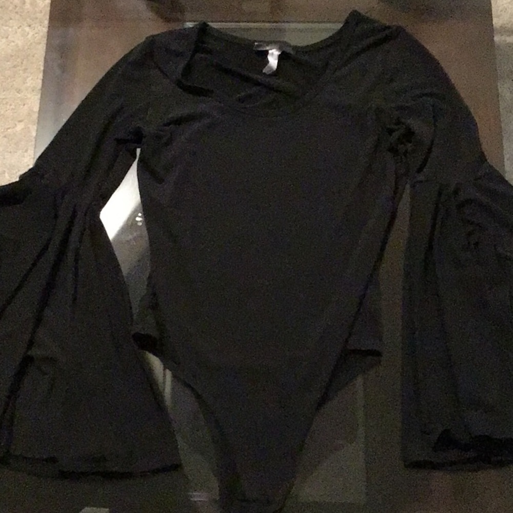 Flare sleeve body suit